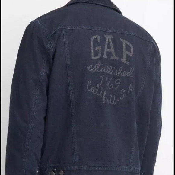 🎉HP🎉GAP SWEATER LINED JEAN JACKET - Picture 2 of 8